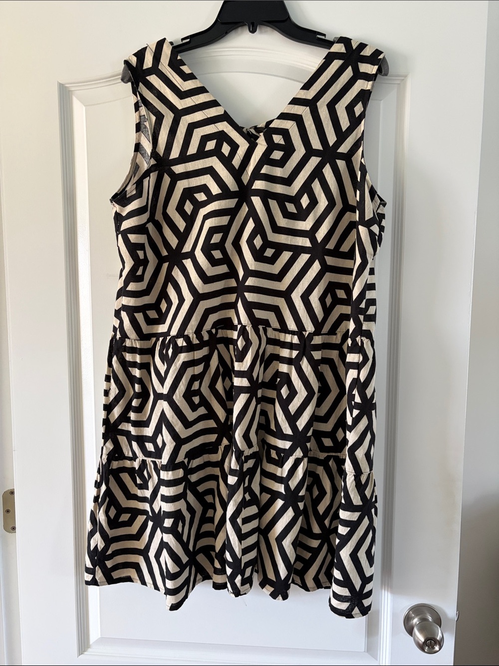 Sleeveless V-Neck Tiered Dress in Black and Cream